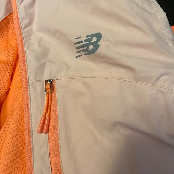 new balance windbreaker - Picture 2 of 5